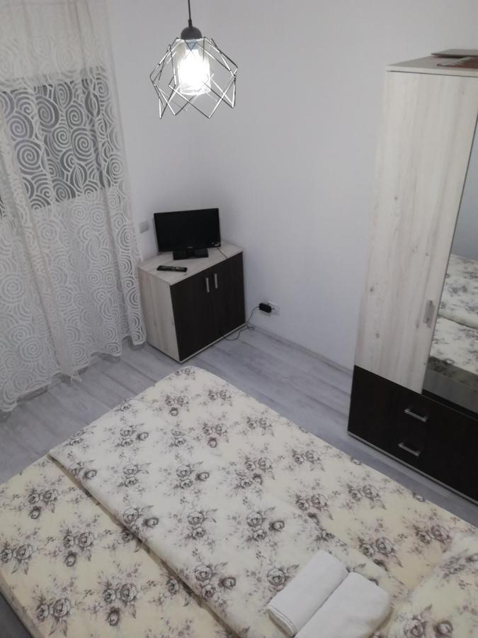 Apartament Brezoi Apartman Kültér fotó