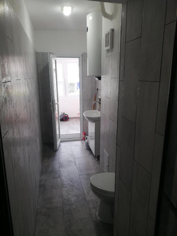 Apartament Brezoi Apartman Kültér fotó