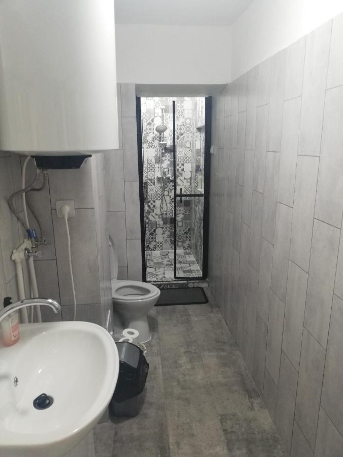 Apartament Brezoi Apartman Kültér fotó